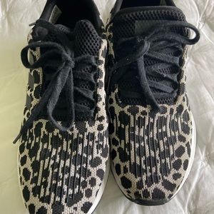 Womens Adidas swift run cheetah shoes size 9